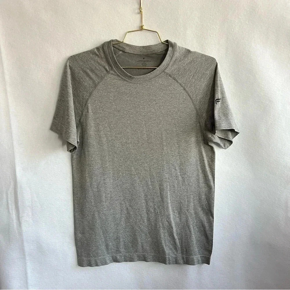 Fabletics The Training Day Tee Size Small Seamless Short Sleeve Heathered Gray - Picture 1 of 8